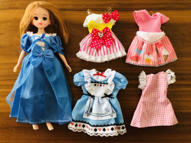 リカちゃん人形にダイソーのエリーちゃんの服やグッズが使えるのか 比較 耐久性も検証 ママでもキレイでいたいのだ